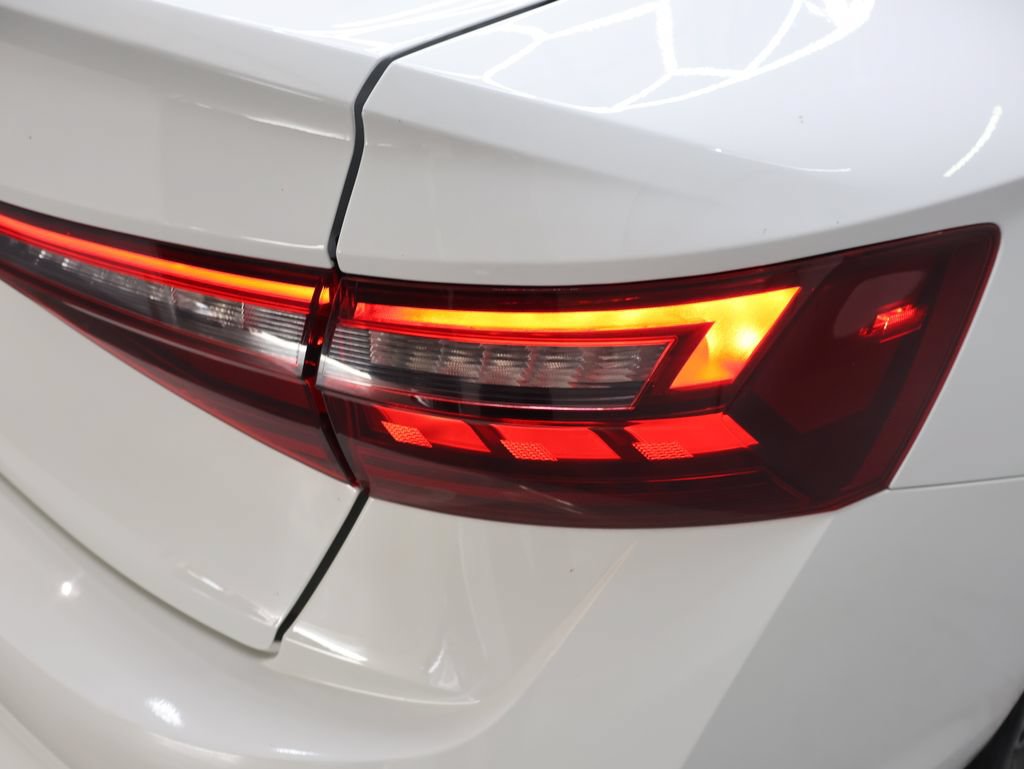 Used 2025 Volkswagen Jetta Sport FWD image 30