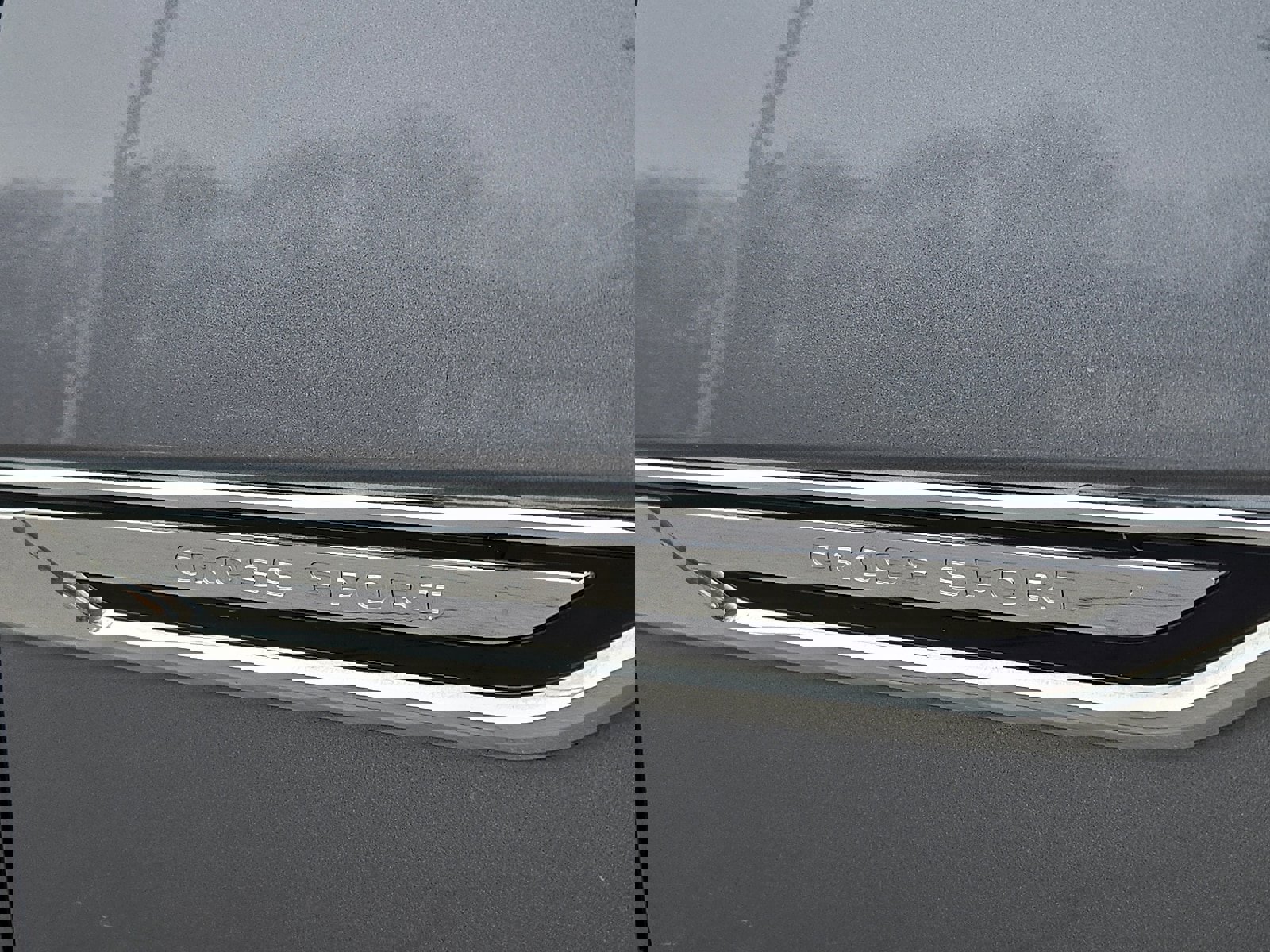 Used 2024 Volkswagen Atlas Cross Sport SE image 32