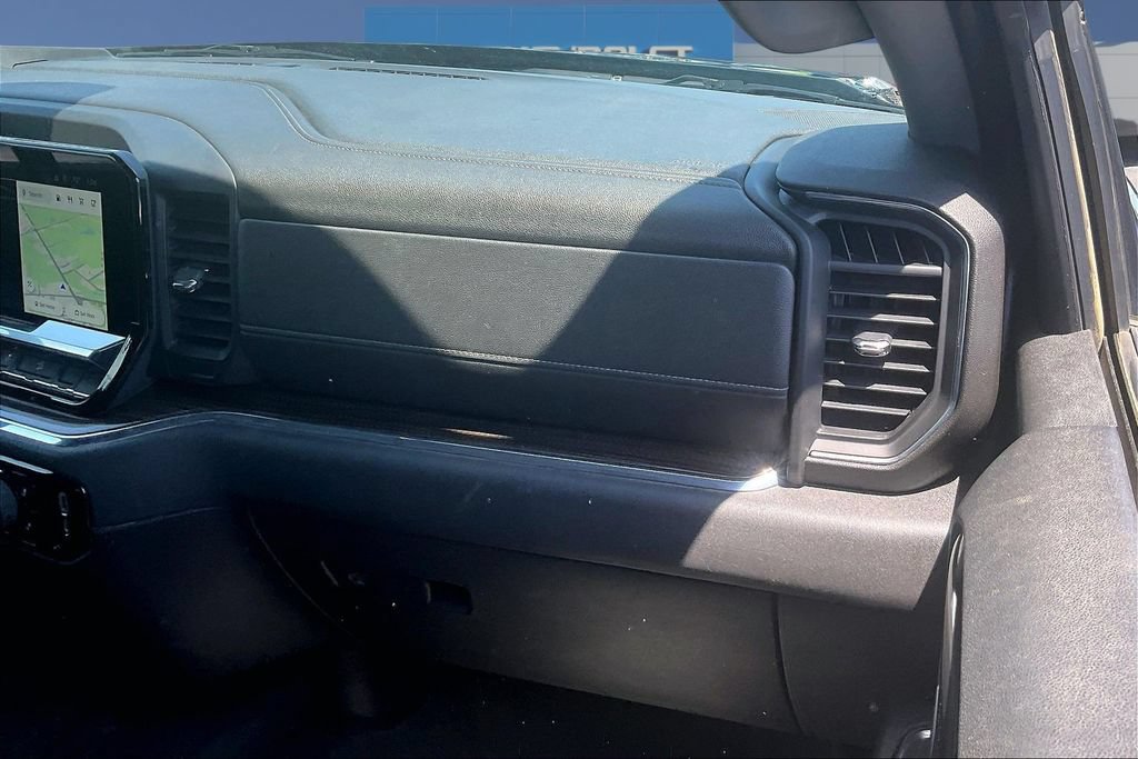 Used 2022 Chevrolet Silverado 1500 LT AWD/4WD image 27