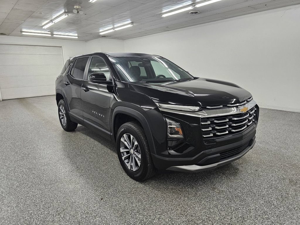 Used 2026 Chevrolet Equinox LT FWD image 3