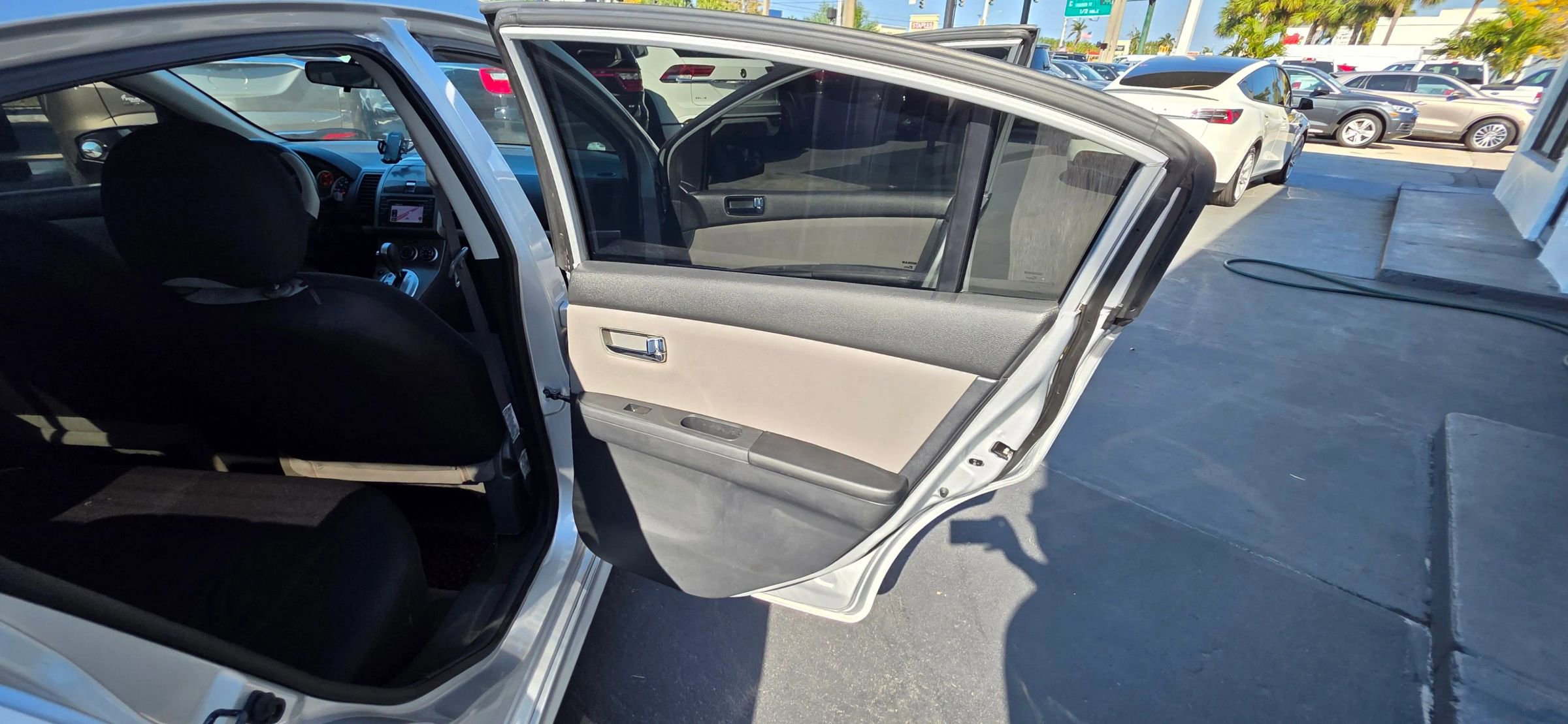 Used 2012 Nissan Sentra 2.0 SR w/ Special Edition Pkg image 16