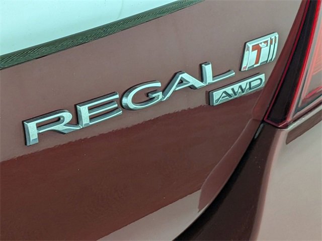 Used 2017 Buick Regal Premium w/ Driver Confidence Package #2 image 10