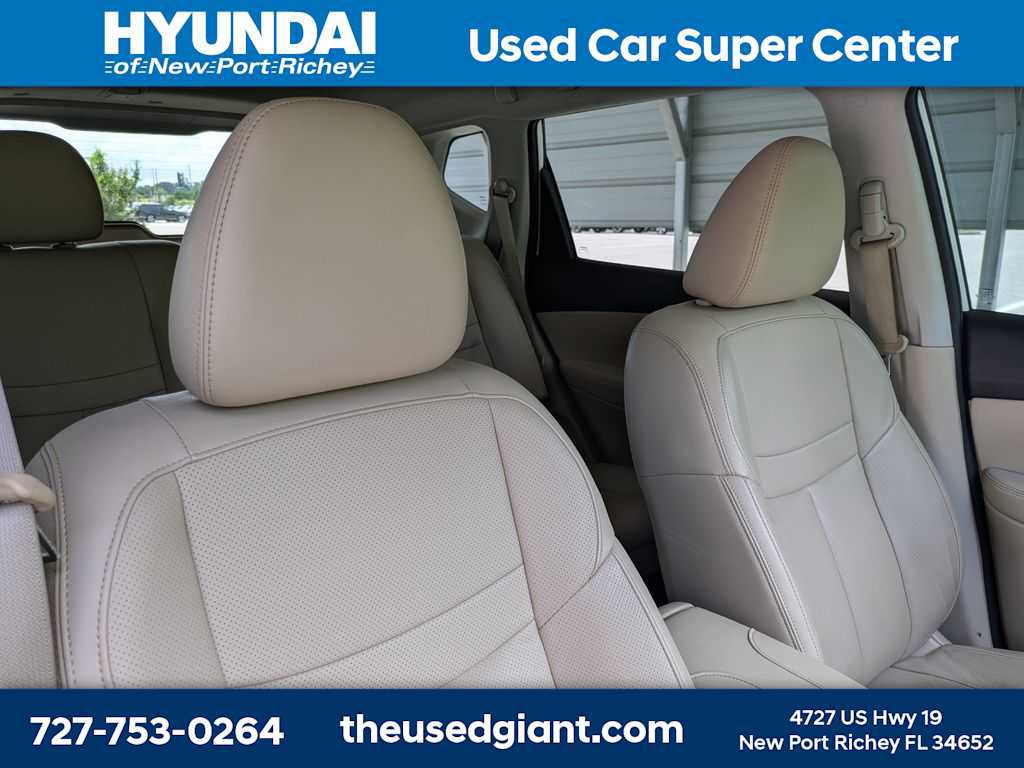 Used 2019 Nissan Rogue SL w/ Premium Package FWD image 6