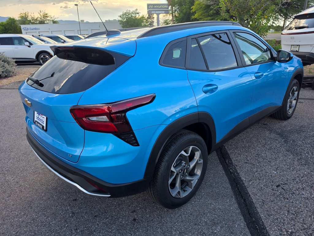 New 2026 Chevrolet Trax LT w/ Driver Confidence Package FWD image 5