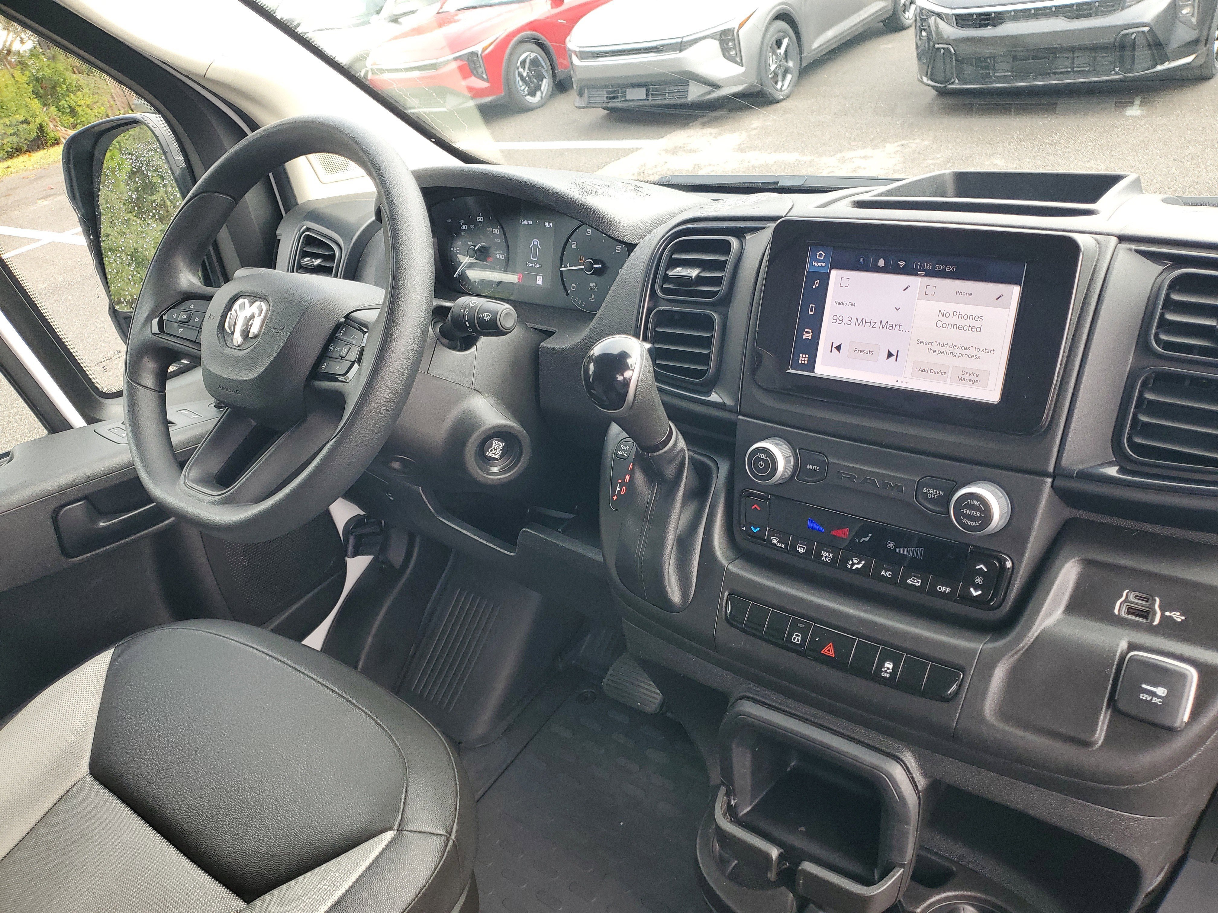 Used 2025 RAM ProMaster 2500 w/ Convenience Group image 8