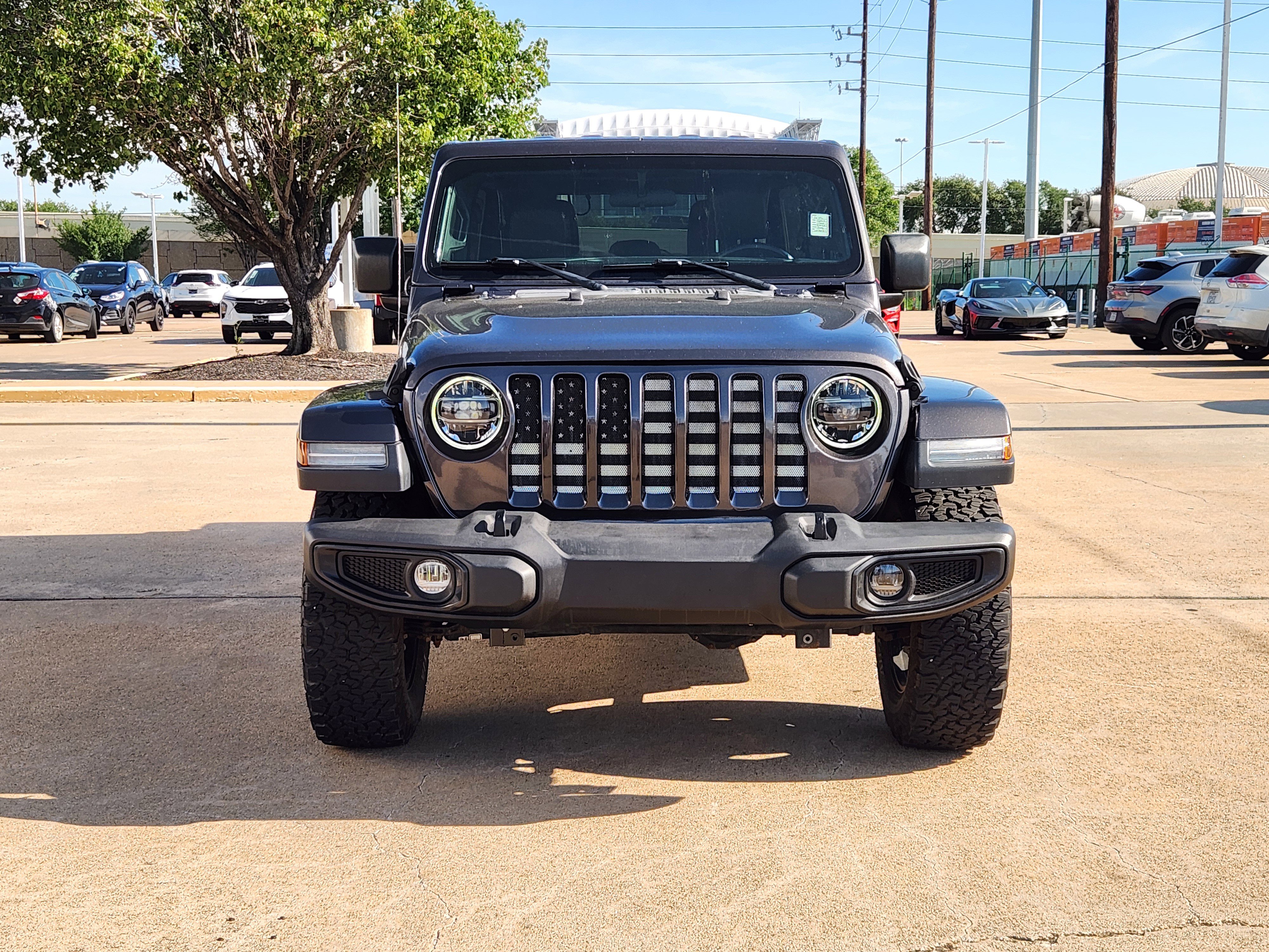Used 2020 Jeep Wrangler Unlimited Sahara AWD/4WD image 3