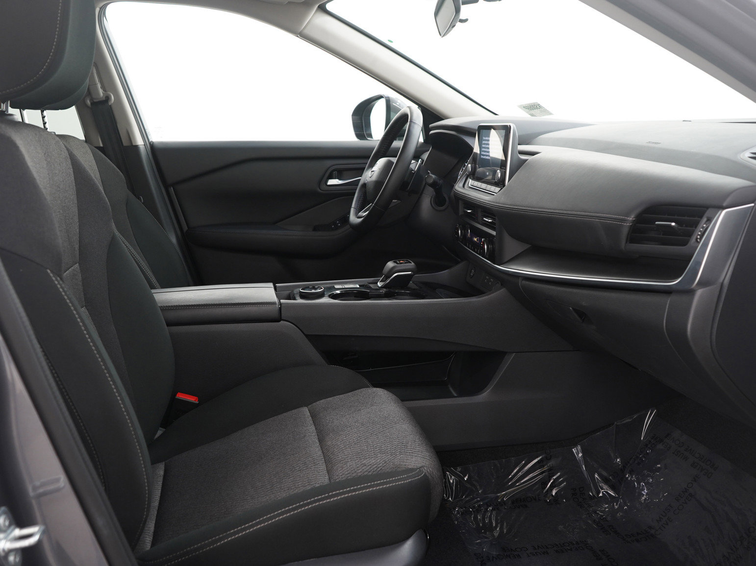 Used 2025 Nissan Rogue SV image 13