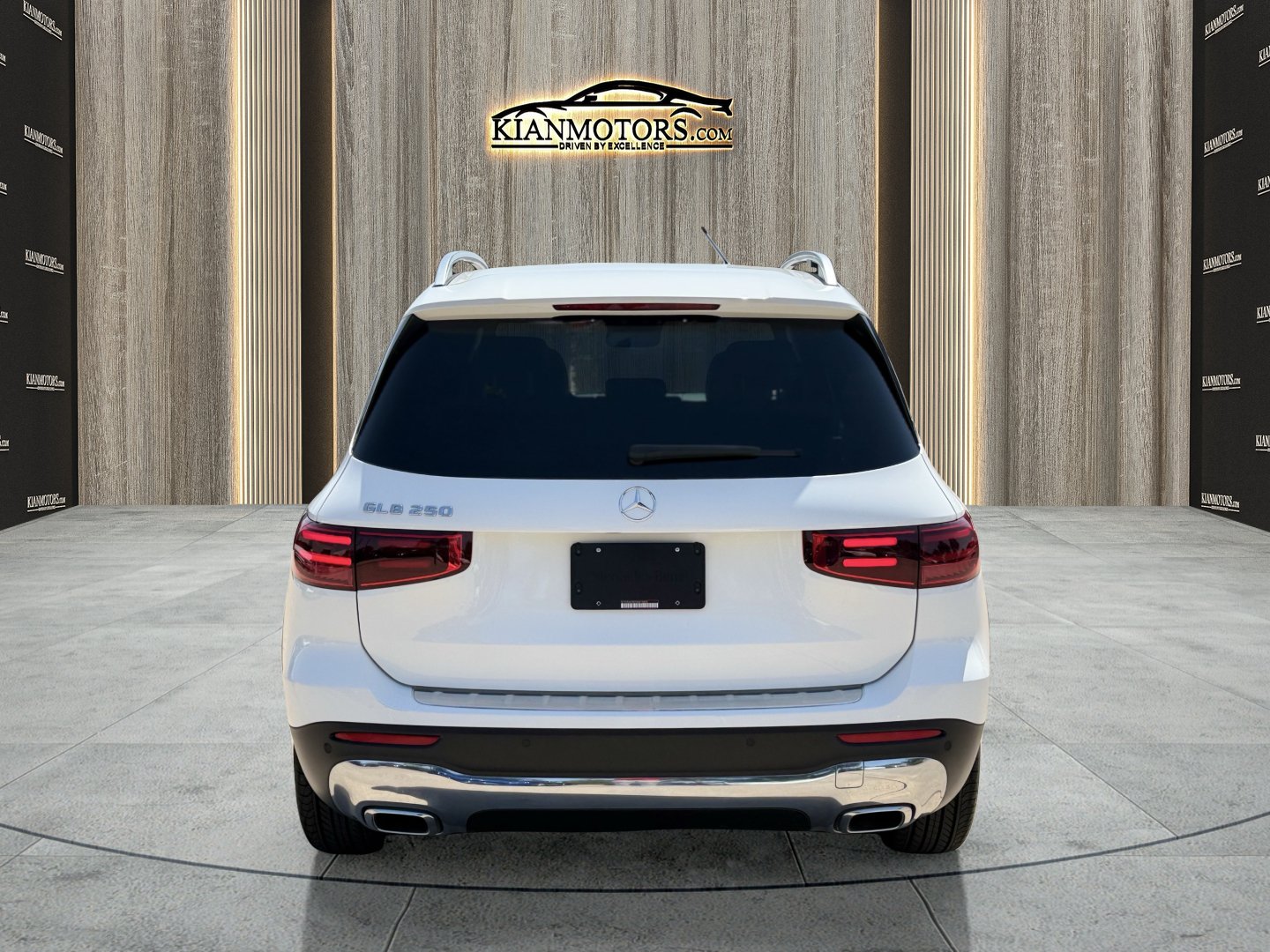 Used 2025 Mercedes-Benz GLB 250 image 6