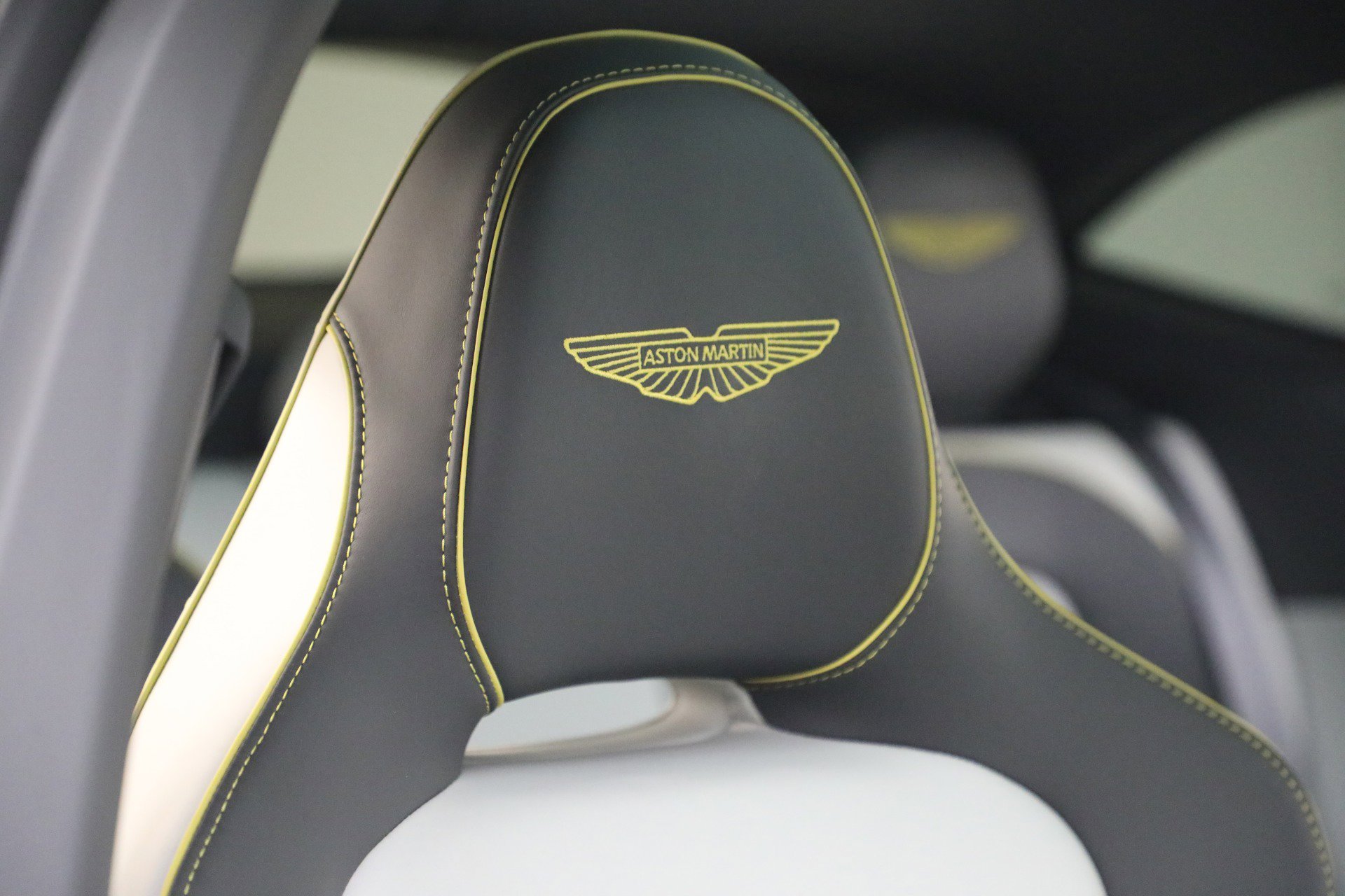 Used 2025 Aston Martin DBX 707 image 28