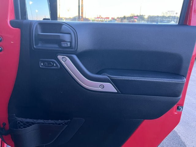 Used 2017 Jeep Wrangler Unlimited Rubicon image 9