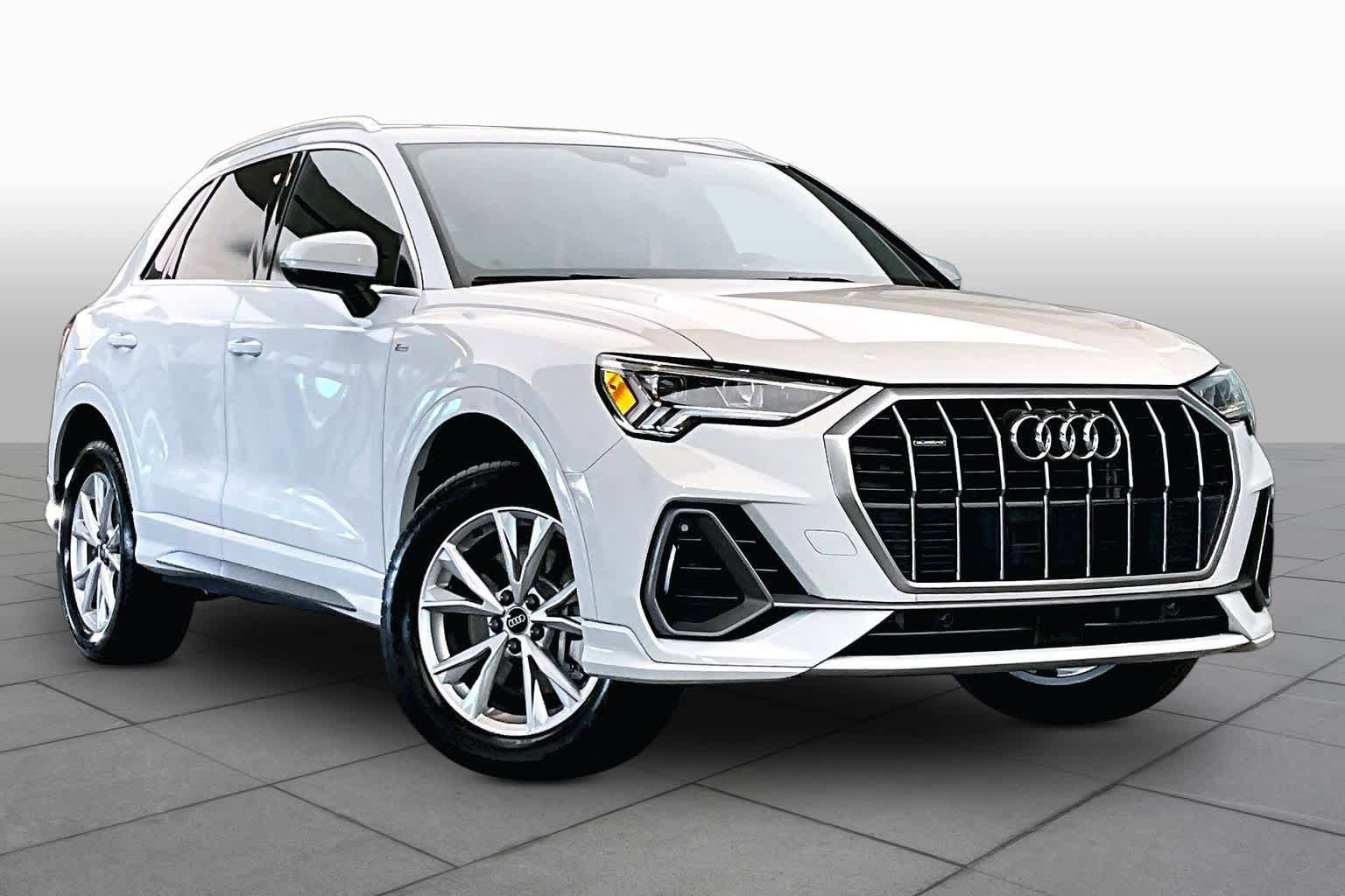 Used 2024 Audi Q3 2.0T Premium w/ Convenience Package AWD/4WD image 3