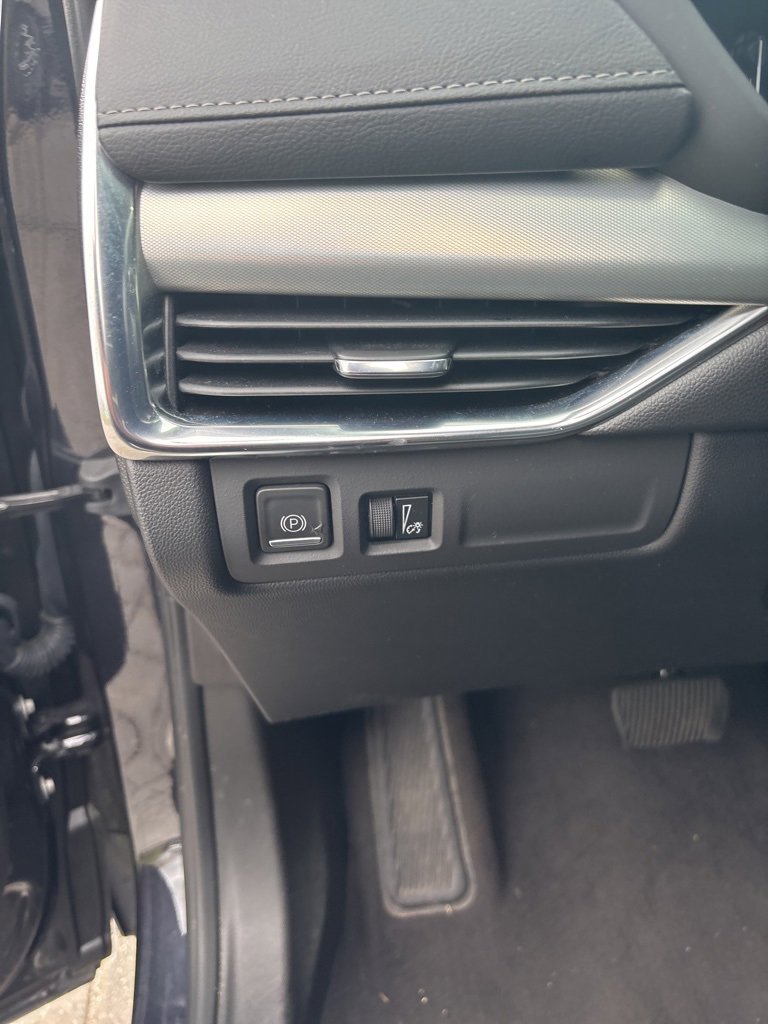 Used 2023 Cadillac XT4 Premium Luxury w/ Cold Weather Package image 23