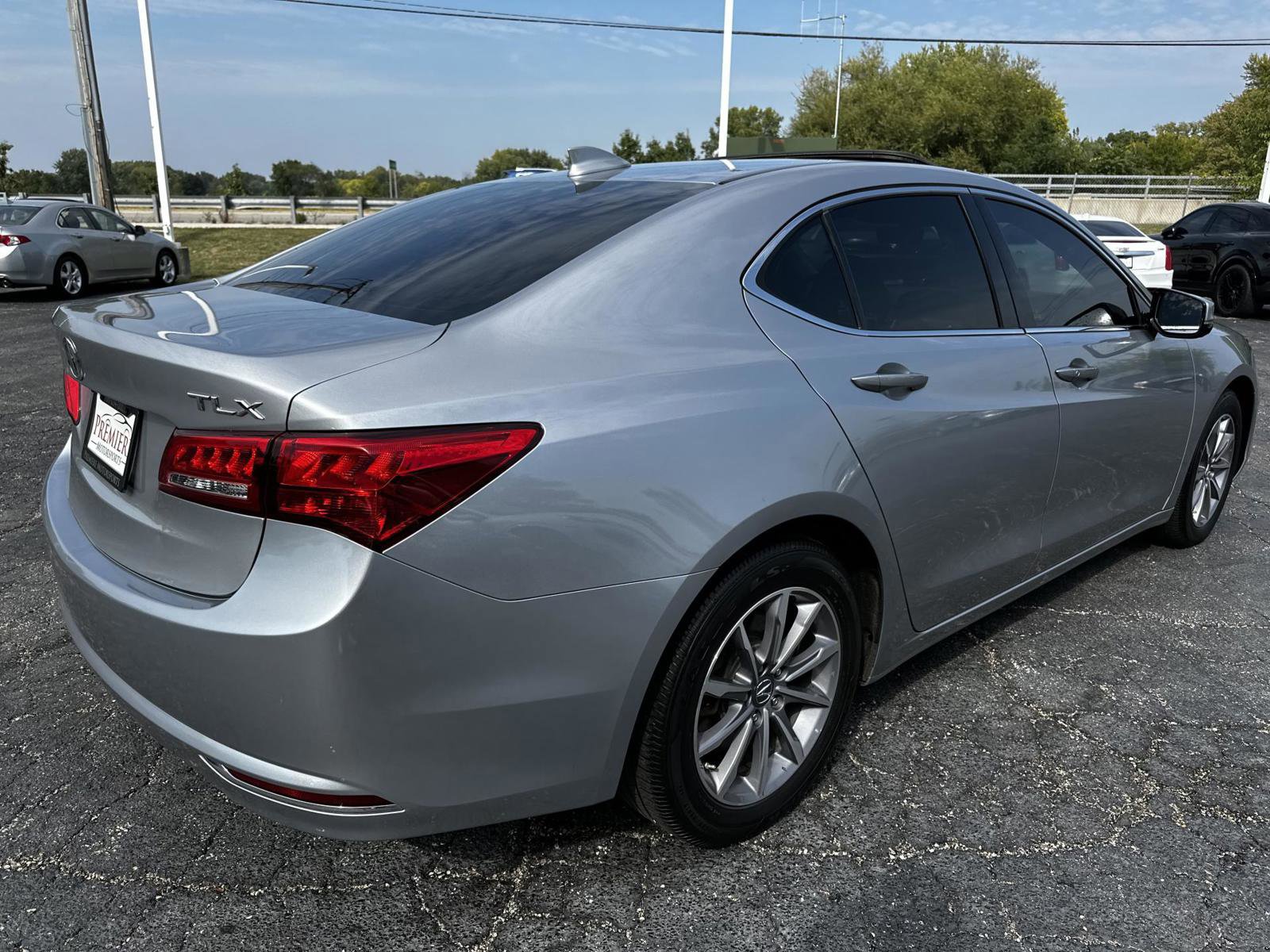Used 2018 Acura TLX image 7
