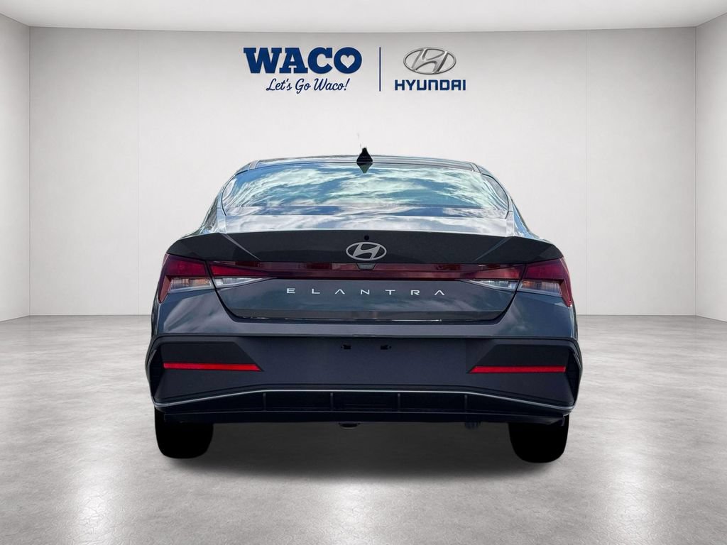 Used 2026 Hyundai Elantra SE FWD image 6