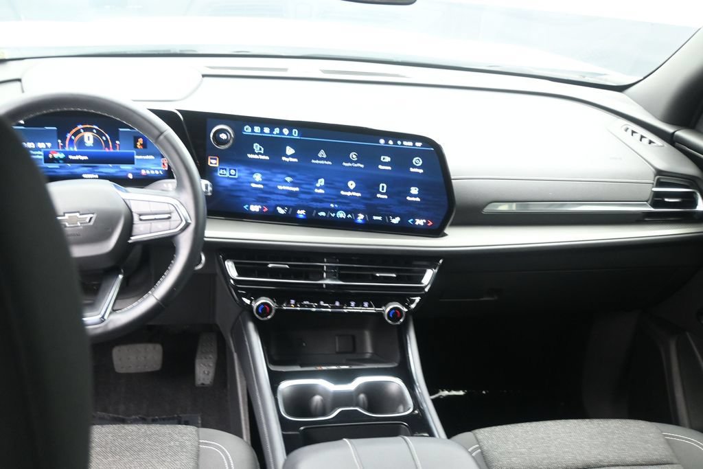 Used 2025 Chevrolet Traverse LT w/ Midnight/Sport Edition FWD image 15