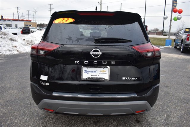 Used 2023 Nissan Rogue SV image 4