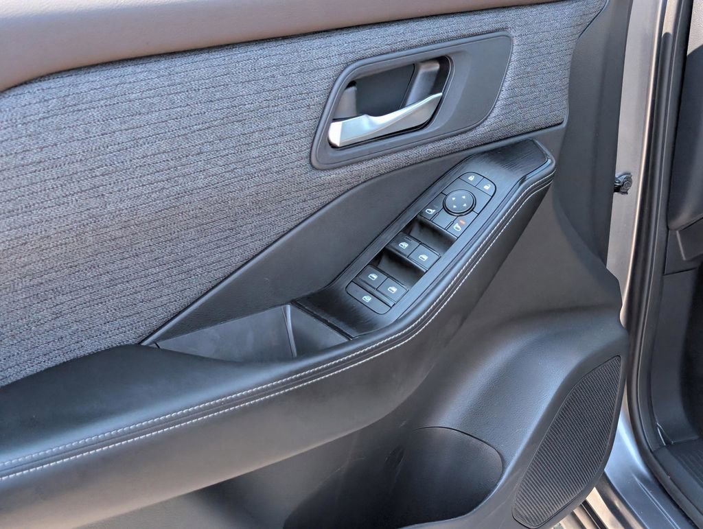 Certified 2022 Nissan Rogue SV image 15