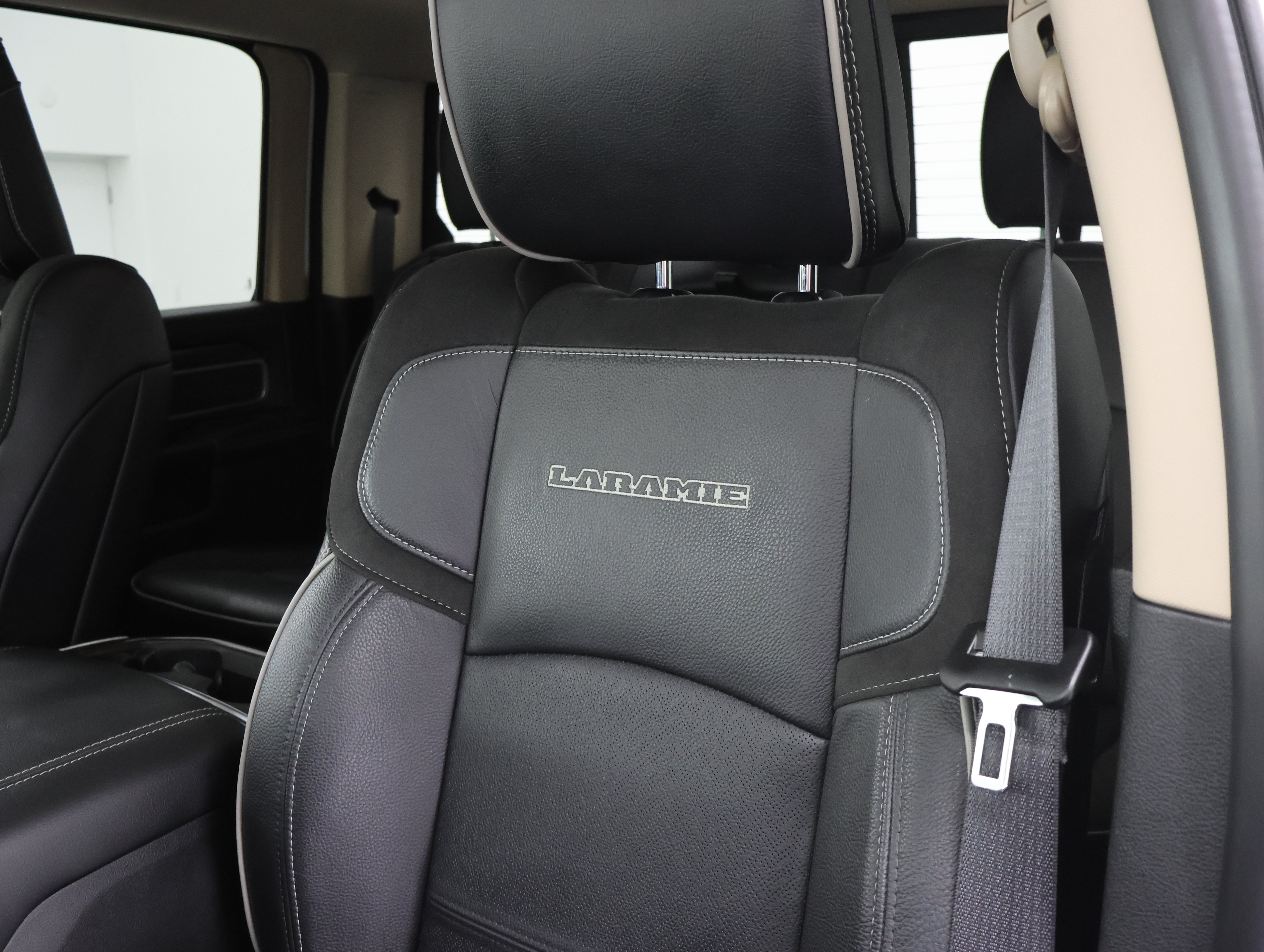 Used 2022 RAM 2500 Laramie AWD/4WD image 44