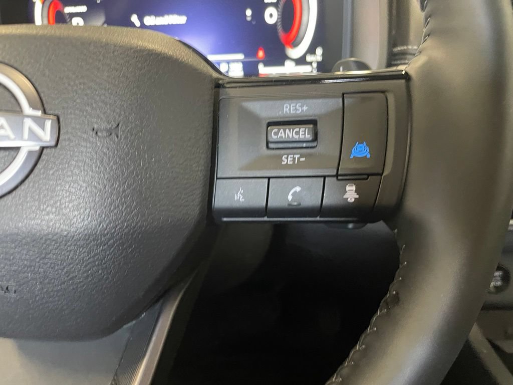 Certified 2025 Nissan Rogue SL AWD/4WD image 14