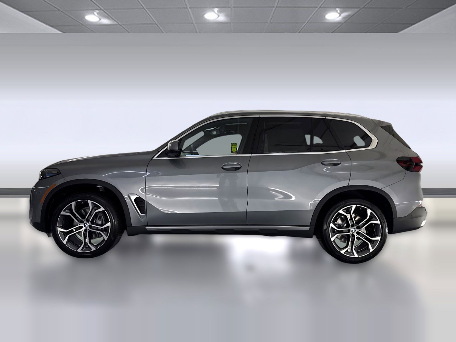 Used 2026 BMW X5 sDrive40i w/ Parking Assistance Package RWD image 2