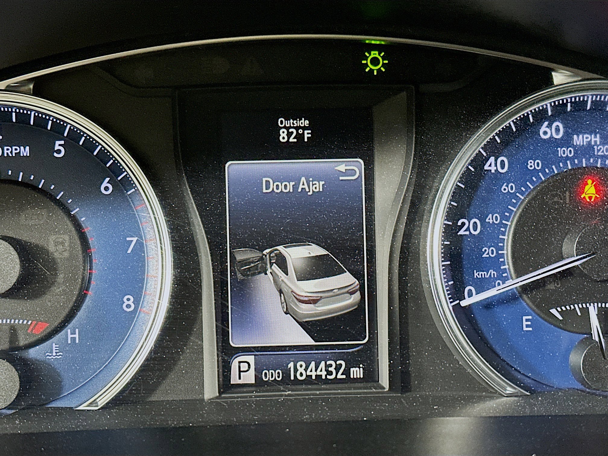 Used 2015 Toyota Camry XLE w/ Moonroof Package FWD image 19