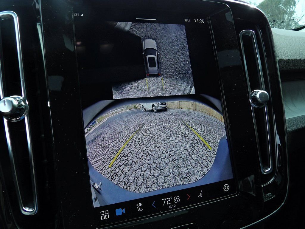 New 2025 Volvo XC40 B5 Plus w/ Climate Package image 24