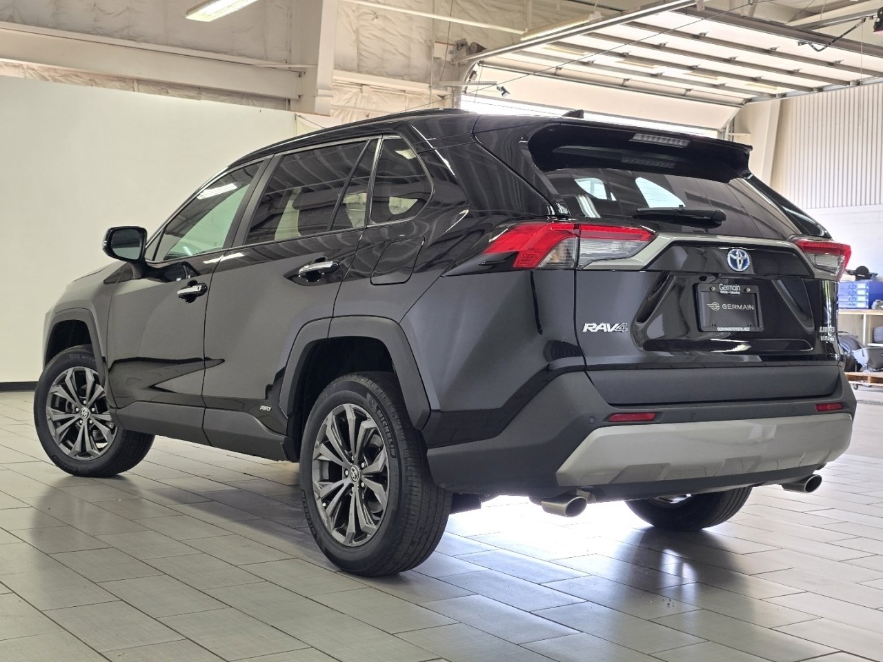 Used 2023 Toyota RAV4 Limited AWD/4WD image 17