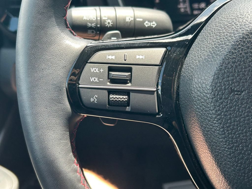 Used 2025 Honda Pilot Black Edition image 40