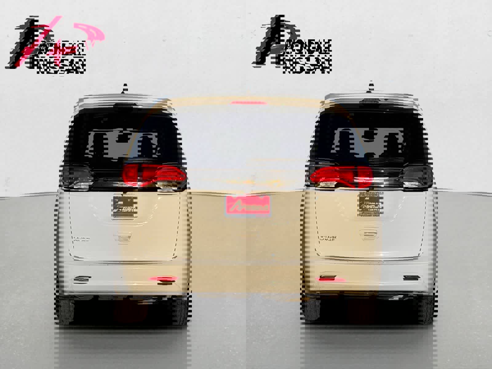 Used 2024 Chrysler Voyager LX image 6