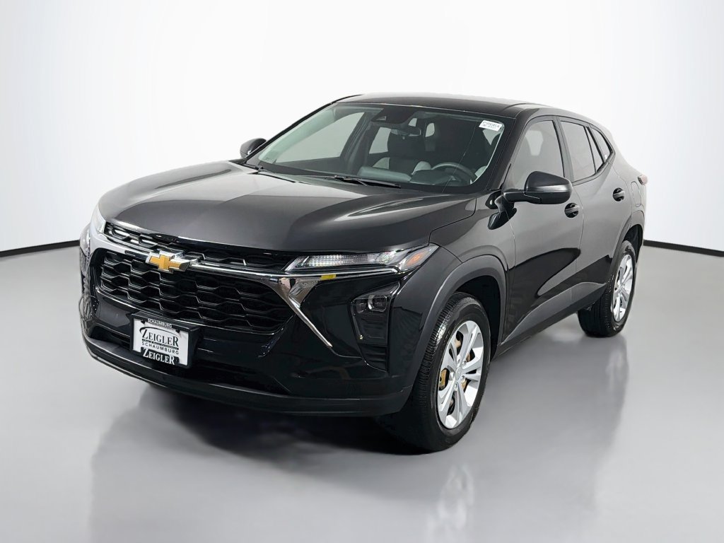 Used 2024 Chevrolet Trax LS FWD image 3