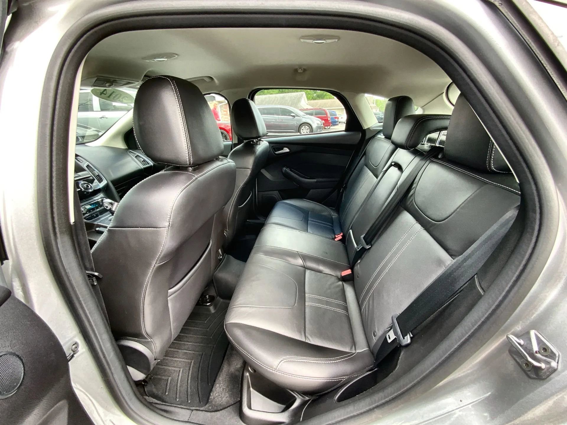 Used 2014 Ford Focus Titanium FWD image 23