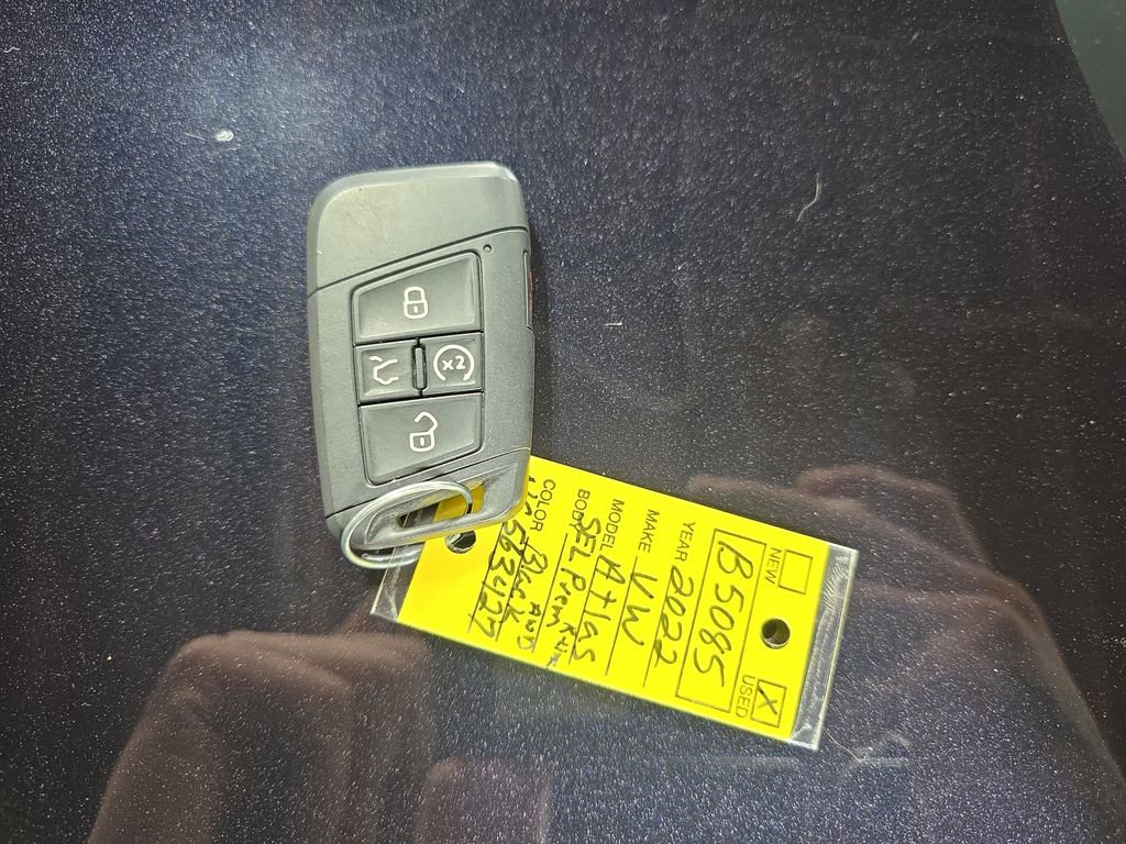 Used 2022 Volkswagen Atlas SEL Premium image 34