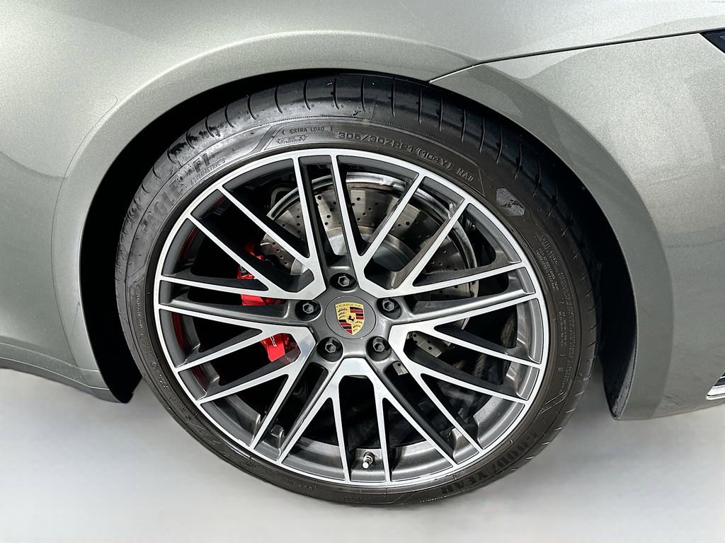 Certified 2024 Porsche 911 Carrera 4S w/ Sport Chrono Package AWD/4WD image 32