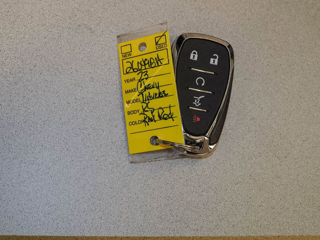 Used 2023 Chevrolet Traverse RS image 40