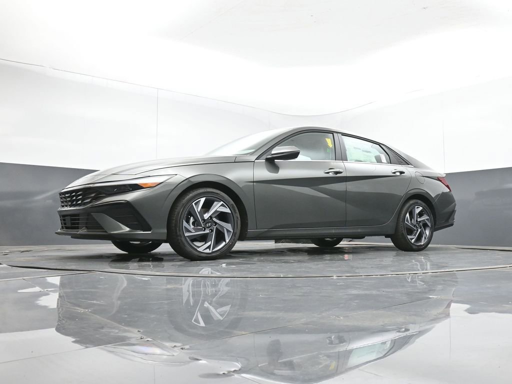 New 2026 Hyundai Elantra Limited image 38