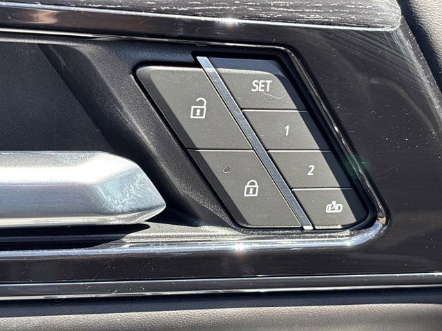 Used 2025 GMC Yukon AT4 Ultimate w/ LPO, Floor Liner Package AWD/4WD image 30