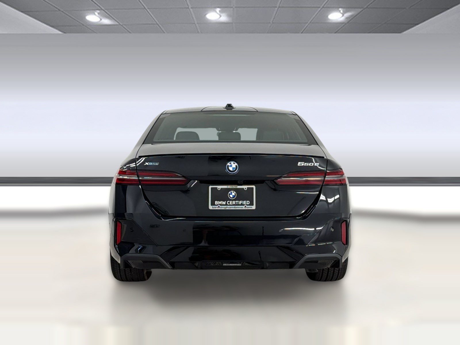 Used 2025 BMW 550e xDrive w/ Premium Package AWD/4WD image 10