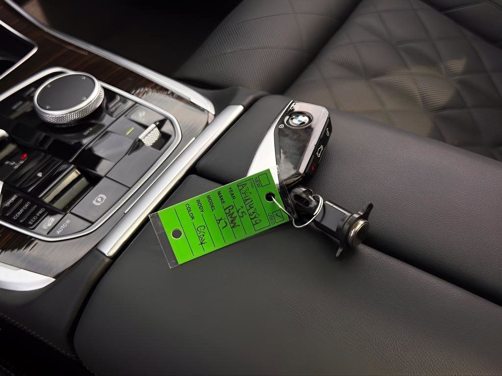 Used 2025 BMW X7 xDrive40i image 32