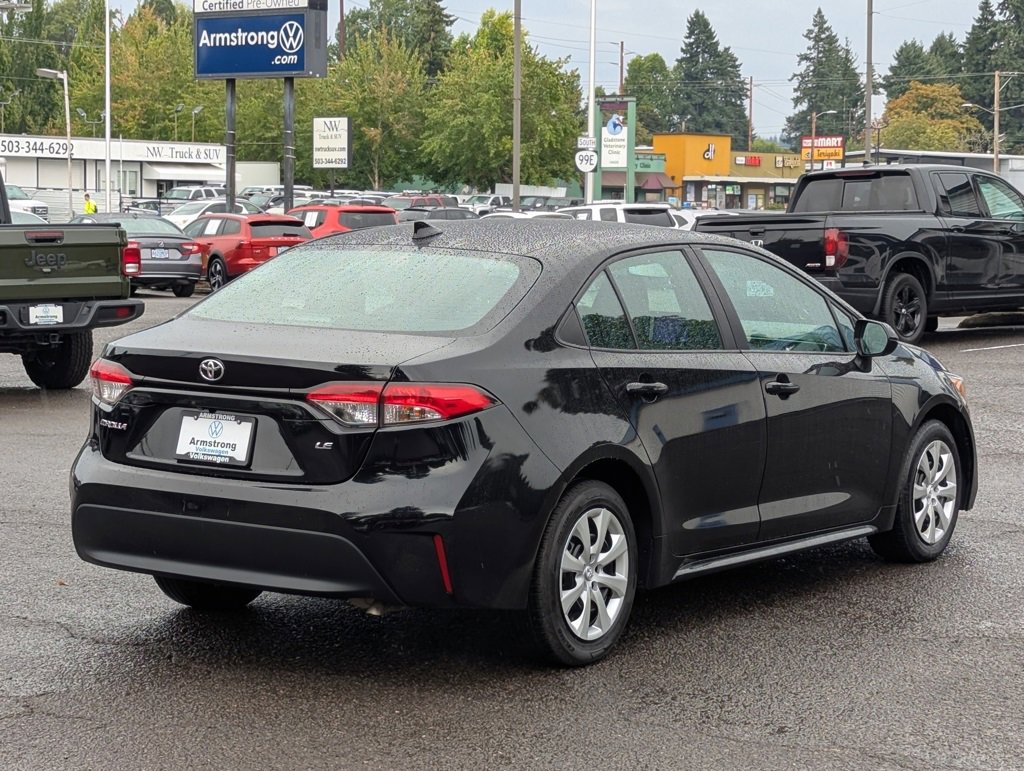 Used 2024 Toyota Corolla LE image 5