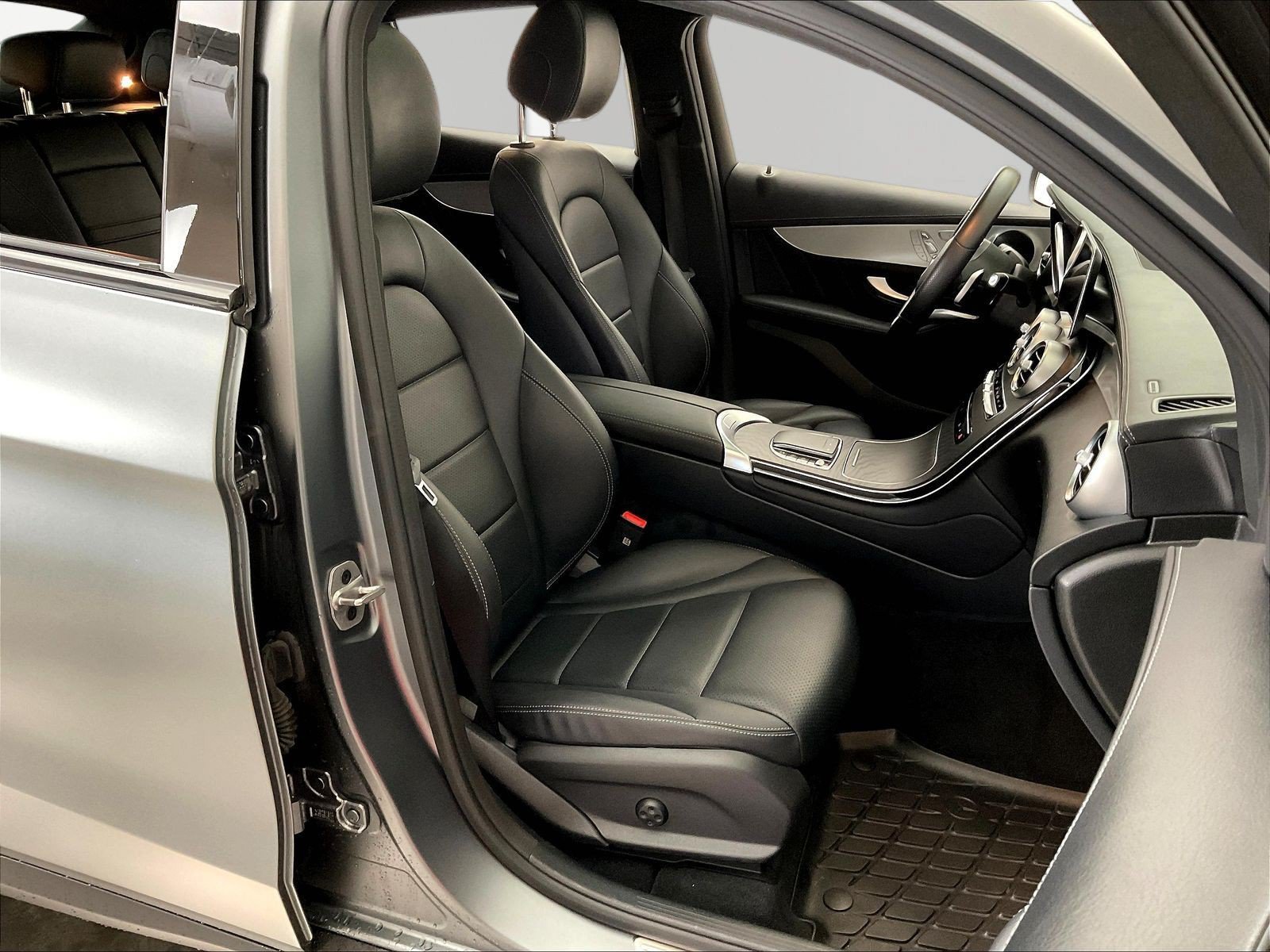 Certified 2023 Mercedes-Benz GLC 300 4MATIC Coupe image 29