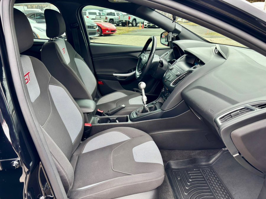 Used 2018 Ford Focus ST image 13