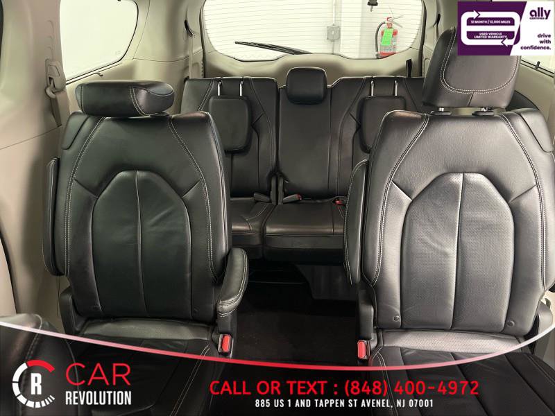 Used 2022 Chrysler Pacifica Touring-L image 34