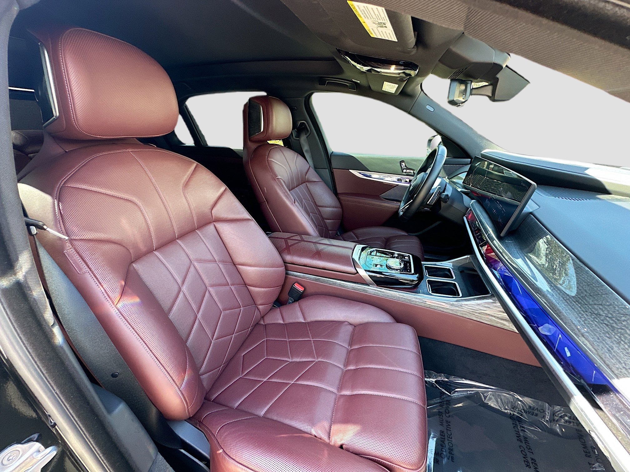 Used 2023 BMW 760i xDrive image 34