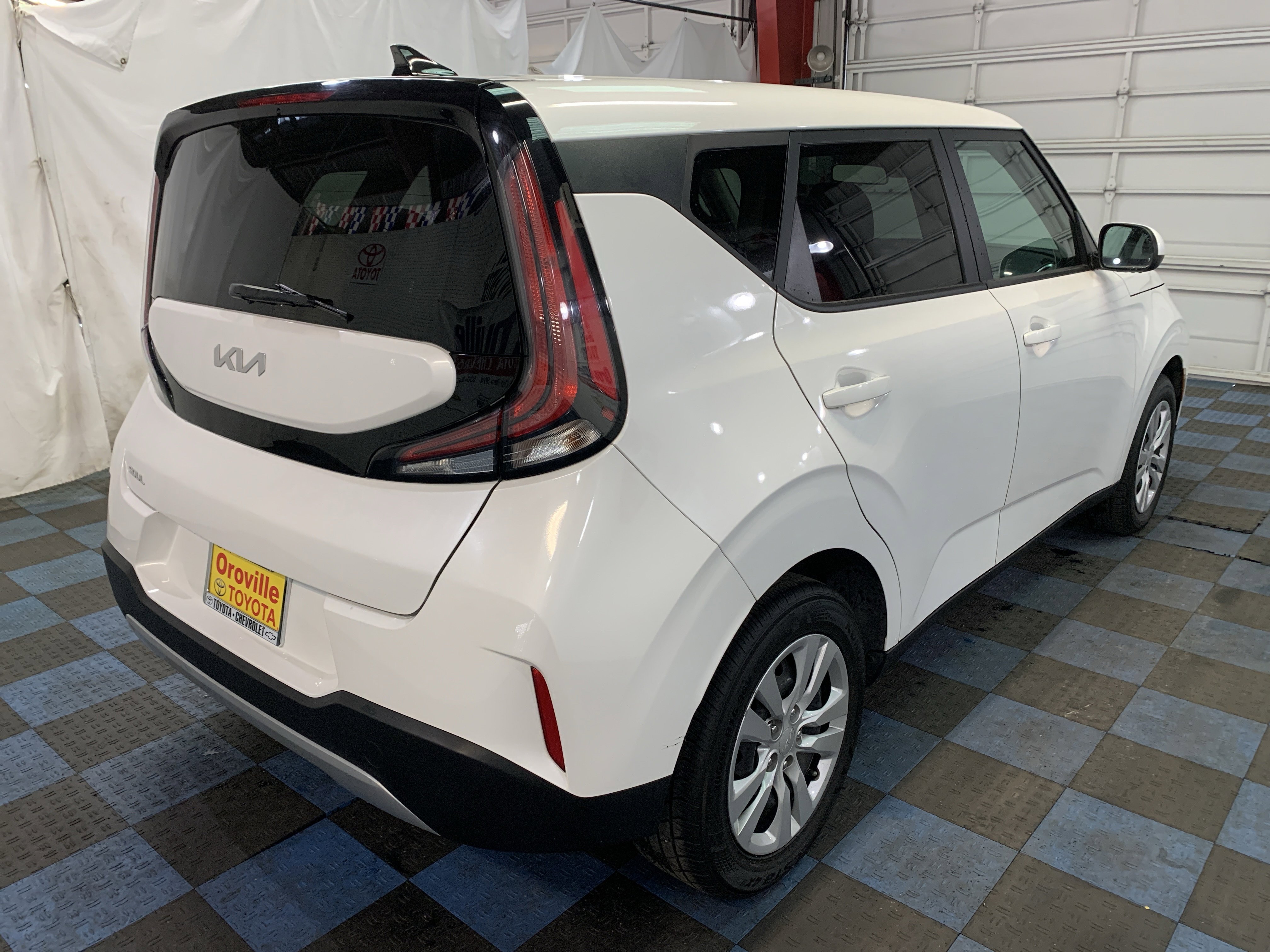 Used 2023 Kia Soul LX image 5