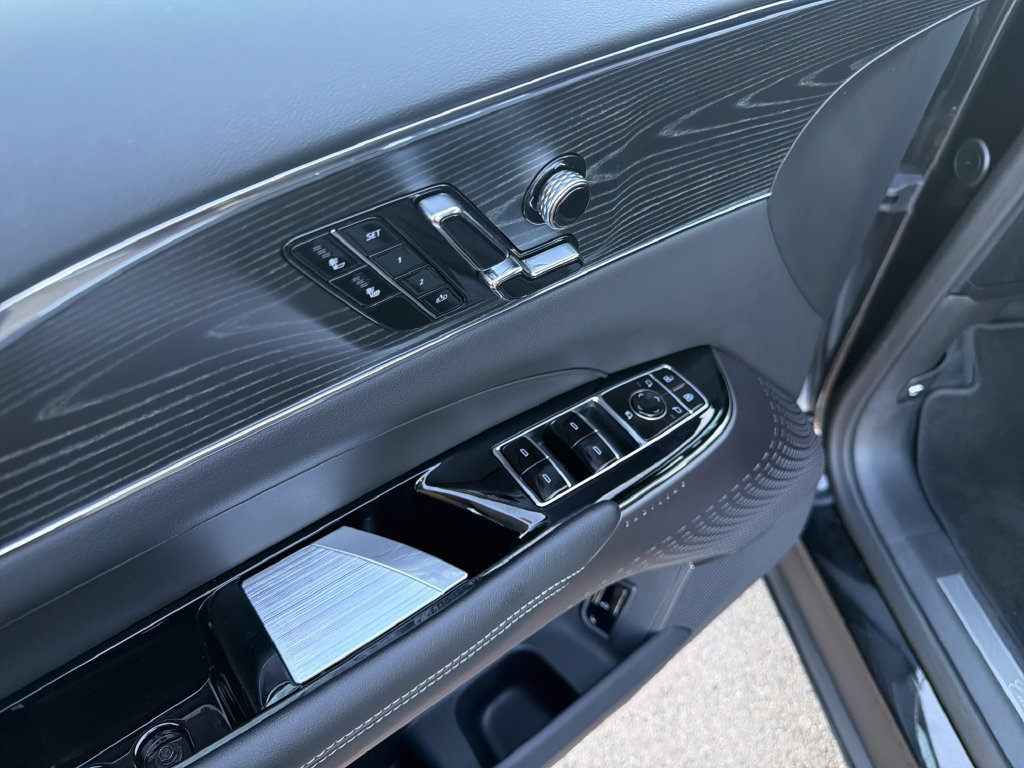 Certified 2024 Cadillac Lyriq Sport AWD/4WD image 17