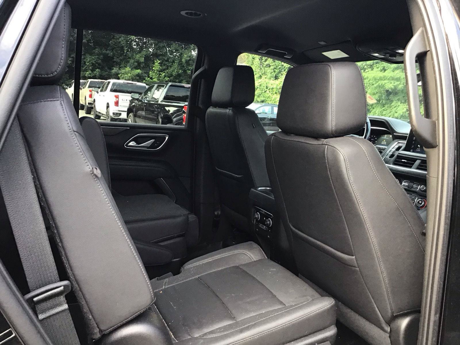 Used 2022 Chevrolet Tahoe Z71 w/ Luxury Package AWD/4WD image 6