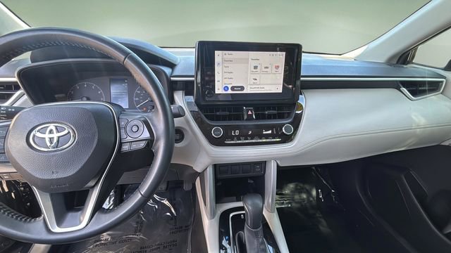 Used 2024 Toyota Corolla Cross LE FWD image 11