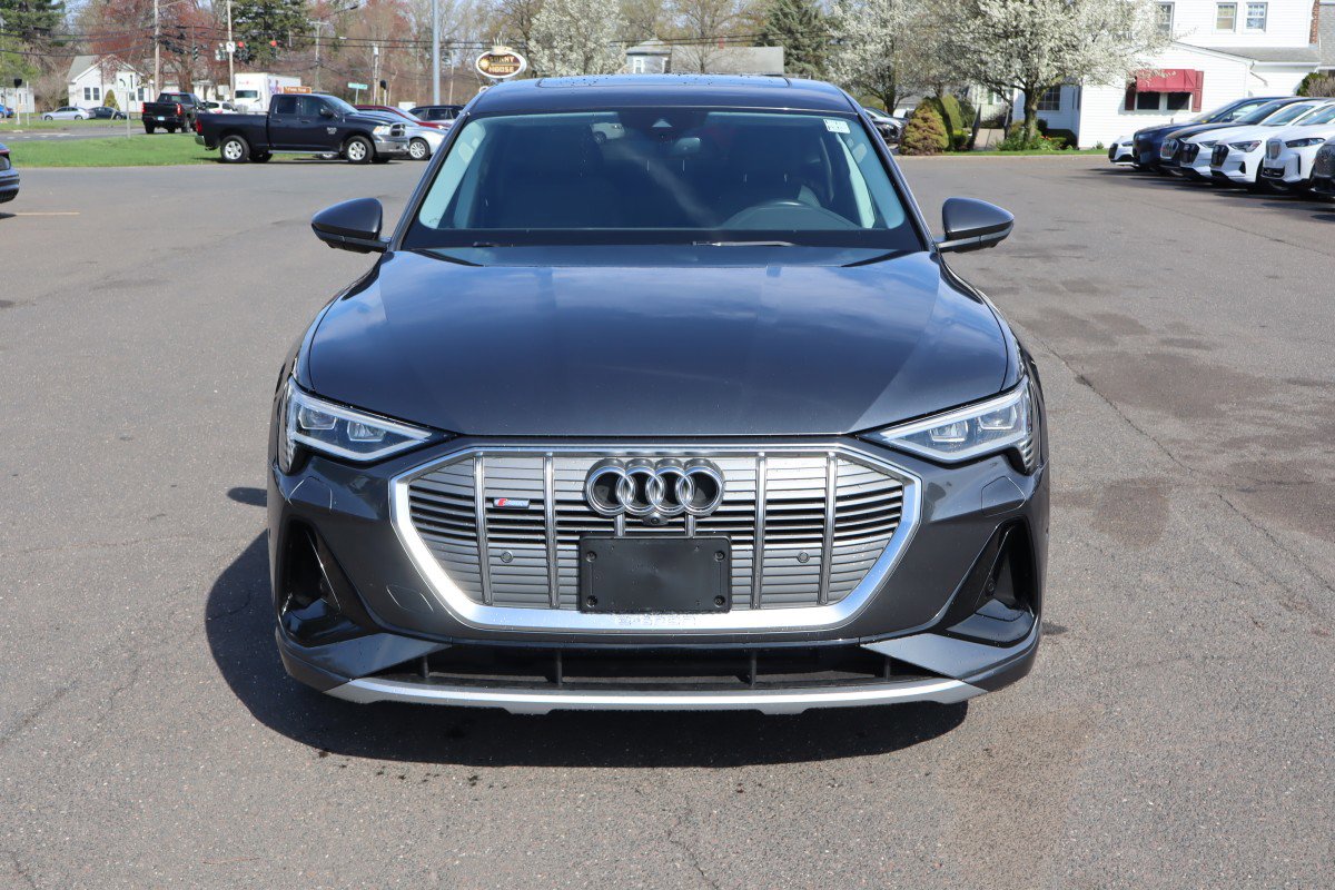 Used 2021 Audi e-tron Premium Plus w/ Premium Plus Package AWD/4WD image 2