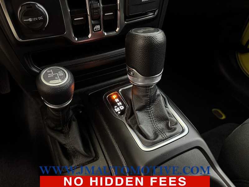 Used 2023 Jeep Wrangler Unlimited w/ Sun & Screen Package AWD/4WD image 36