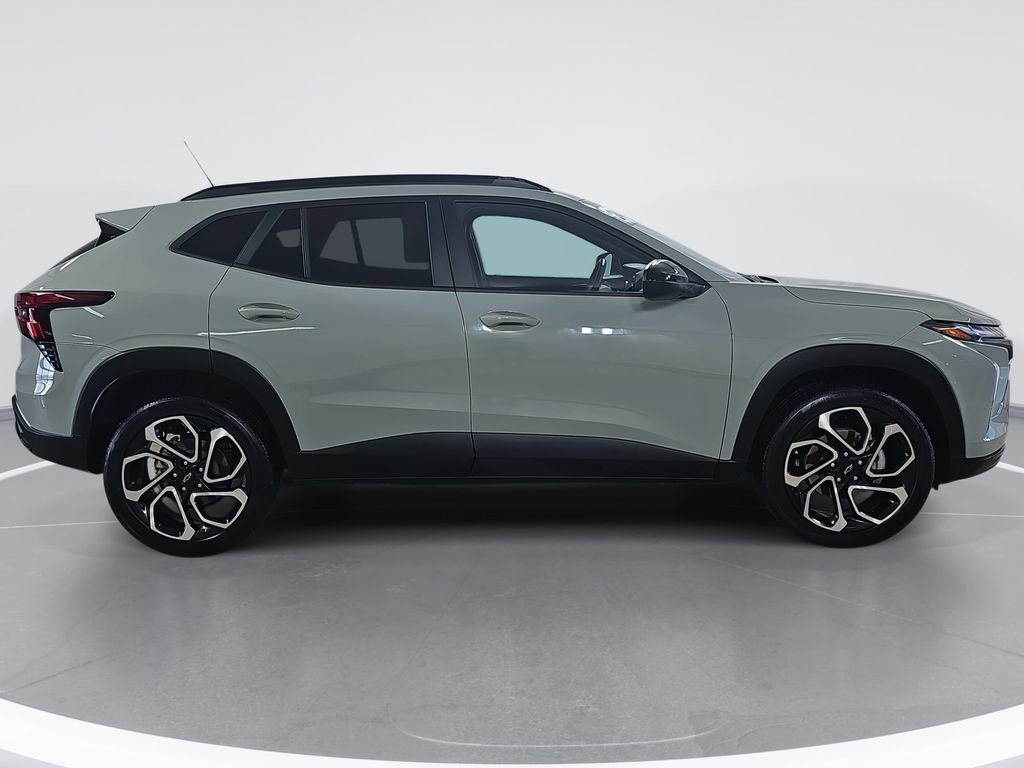 Certified 2024 Chevrolet Trax RS w/ Driver Confidence Package image 2